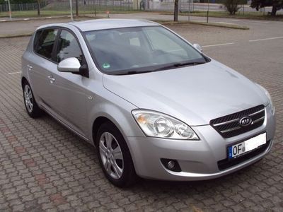 Silber Gebraucht 2007 Kia Ceed Kleinwagen | 4.950 €