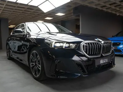 Gebraucht BMW 520 M Sport 197 PS (144 kW) 2024 Schwarz Limousine