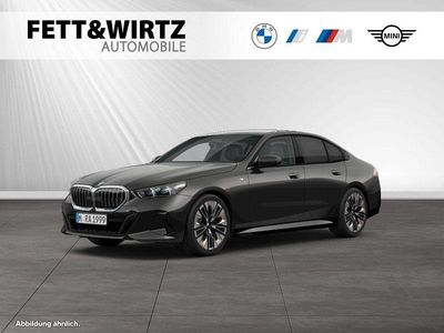 Gebraucht BMW 520 M Sport 208 PS (152 kW) 2025 Sophistograu brillanteffekt metallic Limousine
