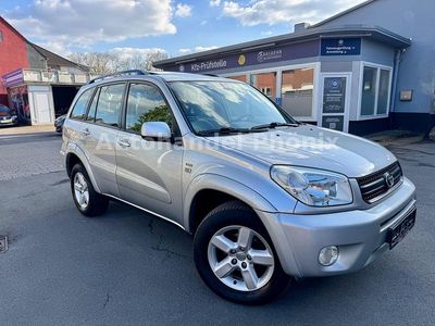 Usata Toyota RAV4 Executive 150 CV (110 kW) 2005 Argento SUV