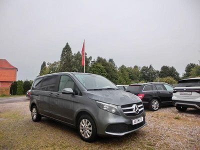 Mercedes V220