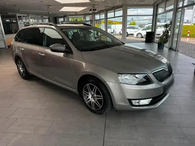 Gebraucht Skoda Octavia 105 PS (77 kW) 2014 Gelb Kombi