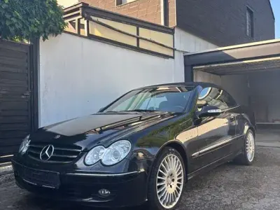 Gebraucht Mercedes CLK200 Avantgarde 184 PS (135 kW) 2009 Schwarz Cabrio
