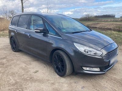 Second-hand Ford Galaxy Titanium 209 CP (153 kW) 2016 Gri Monovolum