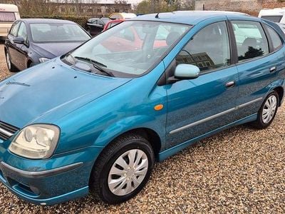 Gebraucht Nissan Almera Tino Acenta 116 PS (85 kW) 2003 Grün Van / Kleinbus