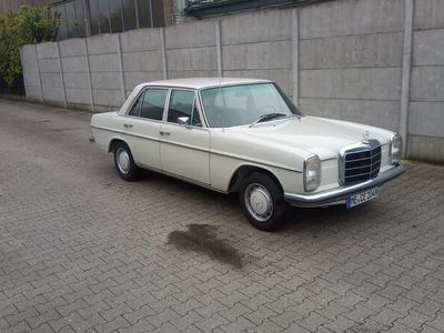 Mercedes 200/8
