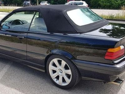 Gebraucht BMW 320 Cabriolet 150 PS (110 kW) 1997 Schwarz Cabrio