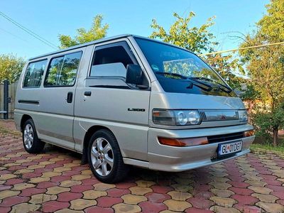 Silber Gebraucht 1996 Mitsubishi L300 Van / Kleinbus | 6.500 €
