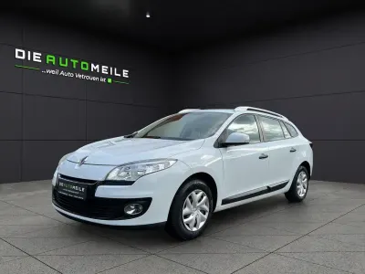 Gebraucht Renault Mégane GrandTour Expression 110 PS (80 kW) 2012 Weiß Kombi