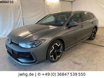 Second-hand VW Passat R-line 150 CP (110 kW) 2025 Gri Break