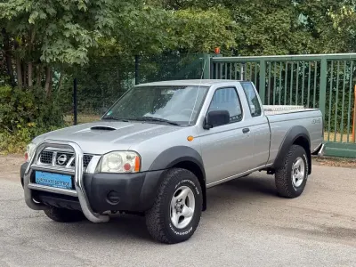 Gebraucht Nissan Navara 133 PS (97 kW) 2002 Silber Pickup