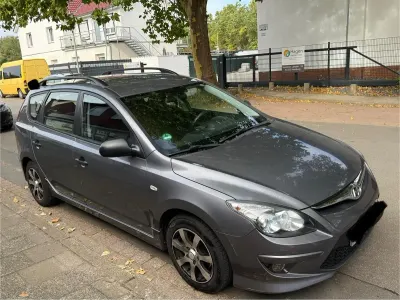 Gebraucht Hyundai i30 109 PS (80 kW) 2012 Grau Kombi