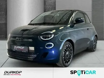 Gebraucht Fiat 500e La Prima 86 kW (118 PS) 2023 Grün Kleinwagen