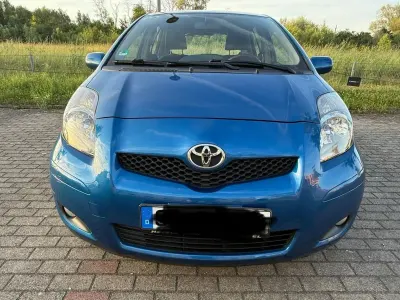 Gebraucht Toyota Yaris Life 69 PS (50 kW) 2010 Blau Kleinwagen
