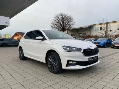 Gebraucht Skoda 110 R Dynamic 110 PS (80 kW) 2021 Candy weiß Limousine