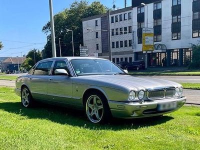 Usata Jaguar XJ8 284 CV (208 kW) 2001 Argento Berlina