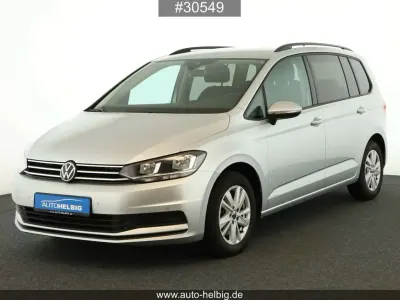 Second-hand VW Touran Comfortline 150 CP (110 kW) 2023 Argintiu Monovolum