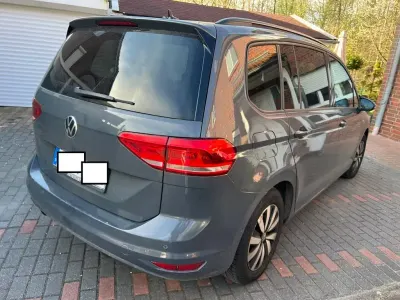 Gebraucht VW Touran Active 150 PS (110 kW) 2023 Grau Van / Kleinbus