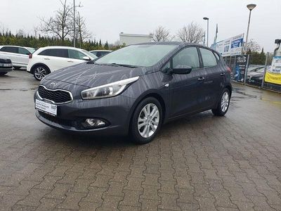Gebraucht Kia Ceed Edition 7 99 PS (72 kW) 2012 Grau Kleinwagen