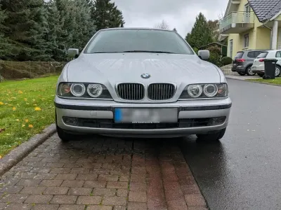 Gebraucht BMW 520 150 PS (110 kW) 1999 Silber Limousine