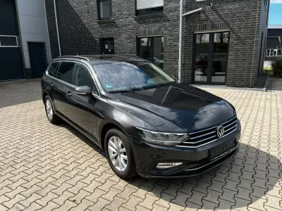 Gebraucht VW Passat Business 150 PS (110 kW) 2023 Grau Kombi