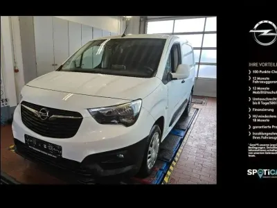 Gebraucht Opel Combo Edition 131 PS (96 kW) 2021 Weiß Van / Kleinbus