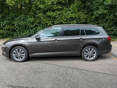 Second-hand VW Passat Comfortline 179 CP (131 kW) 2018 Maro Berlinǎ
