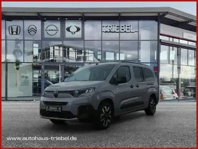 Neu Citroën Berlingo 131 PS (96 kW) 2026 Grau Van / Kleinbus