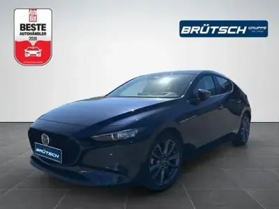 Używany Mazda 3 Center-Line 140 KM (102 kW) 2025 Niebieski Sedan/Limuzyna