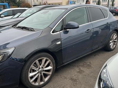 Gebraucht Opel Astra 140 PS (102 kW) 2010 Blau Limousine