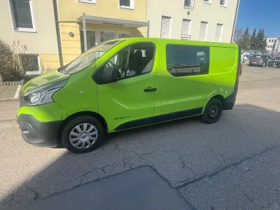 Second-hand Renault Traffic 120 CP (88 kW) 2016 Verde Monovolum