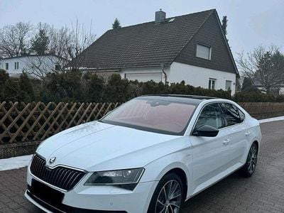 Gebraucht Skoda Superb LAURIN & KLEMENT 190 PS (139 kW) 2017 Weiß Limousine