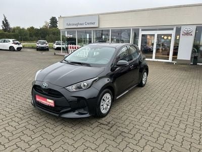 Gebraucht Toyota Yaris Hybrid Comfort 116 PS (85 kW) 2022 Schwarz Limousine