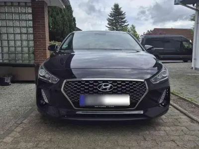 Gebraucht Hyundai i30 Style 140 PS (102 kW) 2017 Schwarz Limousine