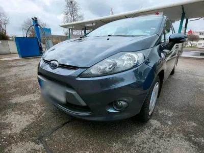 Gebraucht Ford Fiesta 60 PS (44 kW) 2010 Grau Kleinwagen