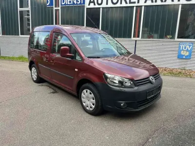 Gebraucht VW Caddy Trendline 102 PS (75 kW) 2011 Lavarot metallic Van / Kleinbus