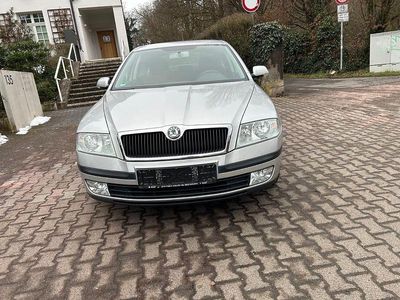 Diamantsilber met. Gebraucht 2004 Skoda Octavia Ambiente Limousine | 3.200 € (Fairer Preis)