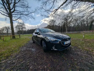 Gebraucht Mazda 2 Exclusive 90 PS (66 kW) 2015 Schwarz Limousine