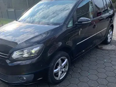 Gebraucht VW Touran Highline 140 PS (102 kW) 2013 Schwarz Van / Kleinbus