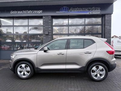 Gebraucht Volvo XC40 Momentum 129 PS (94 kW) 2021 Pebble grey SUV