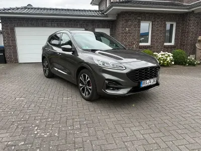 Gebraucht Ford Kuga ST-Line 225 PS (165 kW) 2020 Grau SUV