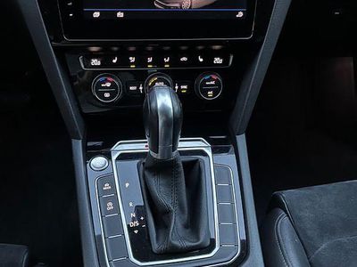 Gebraucht VW Passat Comfortline 190 PS (139 kW) 2018 Blau Kombi