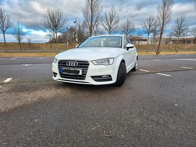 Używany Audi A3 125 KM (91 kW) 2014 Biały Sedan/Limuzyna