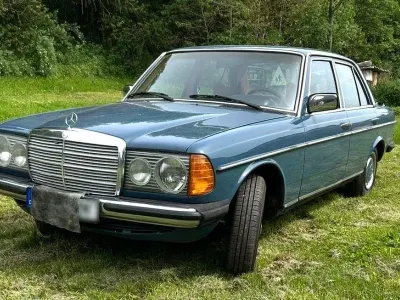 Gebraucht Mercedes E250 129 PS (94 kW) 1978 Blau Limousine