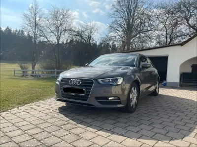 Używany Audi A3 Ambition 140 KM (102 kW) 2014 Szary Sedan/Limuzyna