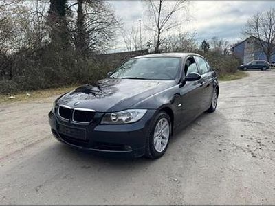 Gebraucht BMW 320 150 PS (110 kW) 2005 Blau Limousine