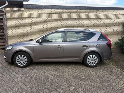 Second-hand Kia Ceed Spirit 125 CP (91 kW) 2012 Bej Hatchback