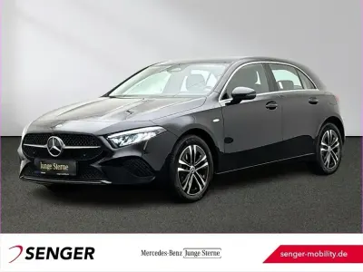 Gebraucht Mercedes A250 Advanced 218 PS (160 kW) 2025 Lack kosmosschwarz Limousine