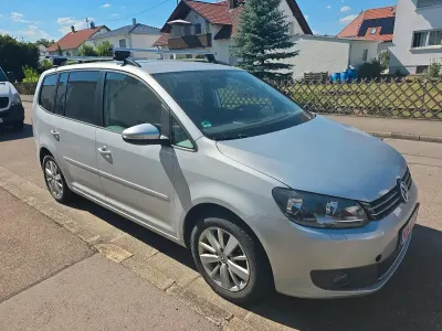 Gebraucht VW Touran 2010 Silber Van / Kleinbus