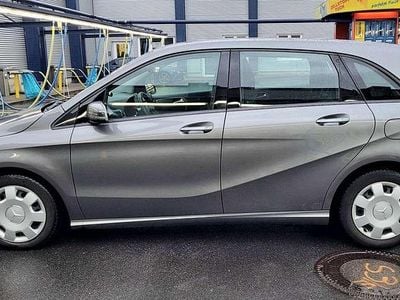 Mercedes B200